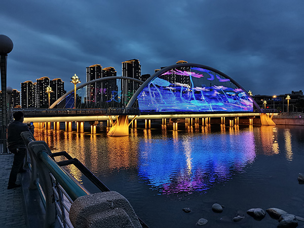 1742970194152440.jpg 灵台河道亮化.jpg